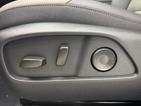 New 2026 Chevrolet Equinox LT w/ Convenience Package II image 10