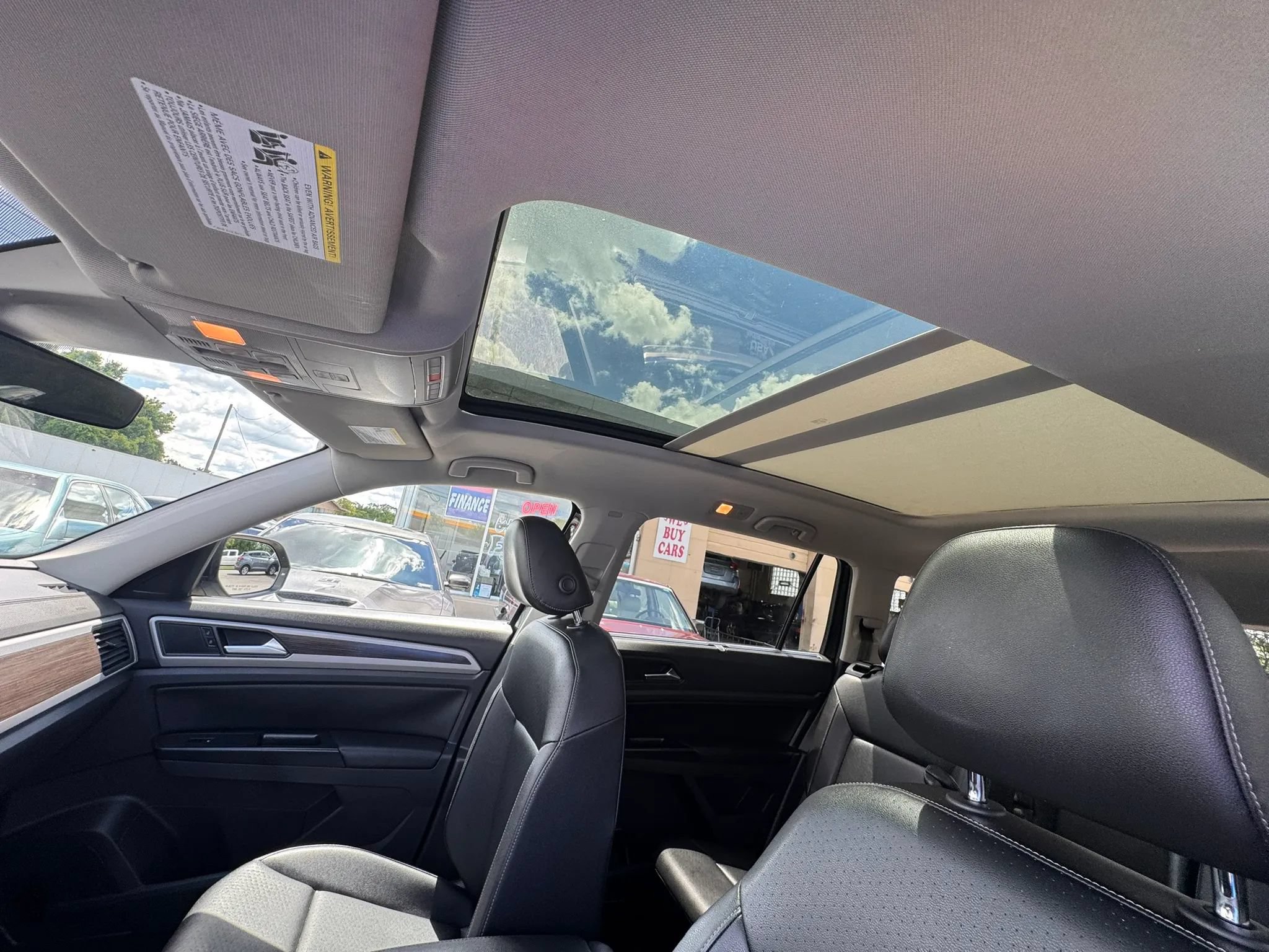 Used 2020 Volkswagen Atlas SE w/ Panoramic Sunroof Package FWD image 15