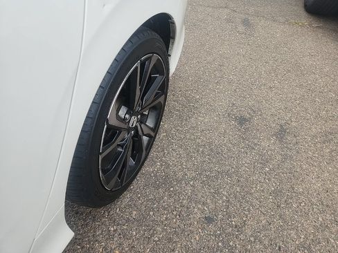 Used 2020 Honda Civic Sport image 9