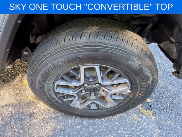 Used 2026 Jeep Wrangler Unlimited Sahara AWD/4WD image 32