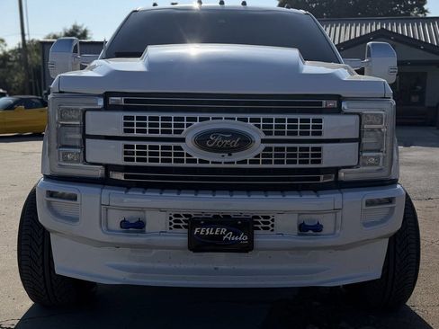 Used 2018 Ford F250 Platinum w/ Platinum Ultimate Package AWD/4WD image 3