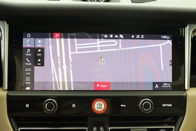 Used 2024 Porsche Macan AWD/4WD image 20