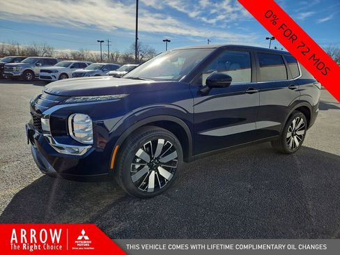 New 2026 Mitsubishi Outlander SE image 5