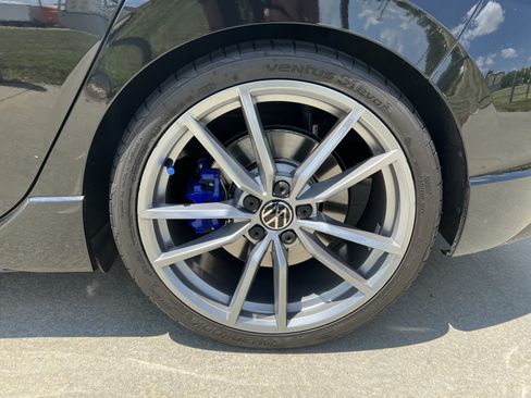 Used 2024 Volkswagen Golf R AWD/4WD image 13