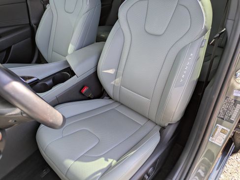 Certified 2024 Hyundai Elantra Limited image 15