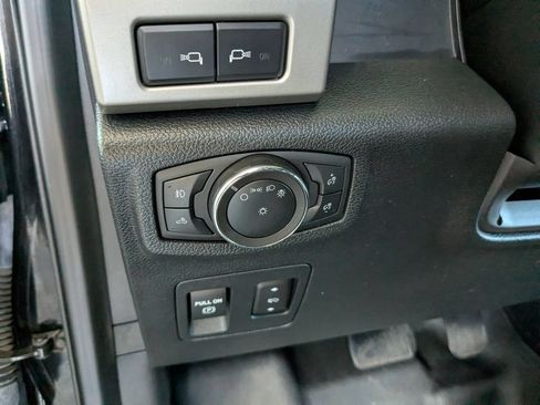 Used 2020 Ford F150 Lariat w/ Equipment Group 502A Luxury AWD/4WD image 24
