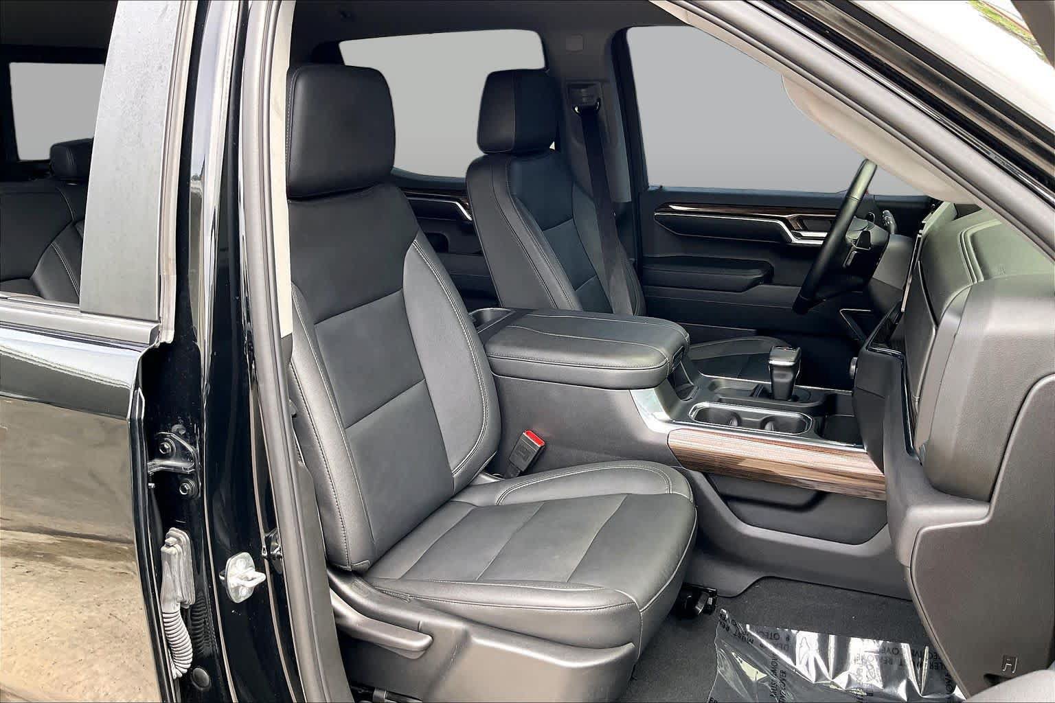 Used 2023 Chevrolet Silverado 1500 LT Trail Boss w/ LT Trail Boss Premium Package AWD/4WD image 8