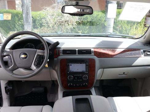 Used 2011 Chevrolet Avalanche LT RWD image 30