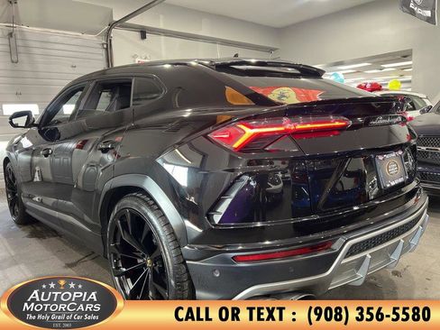 Used 2020 Lamborghini Urus image 44