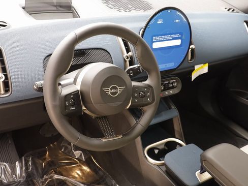 Certified 2025 MINI Cooper Countryman S w/ Comfort Package Max image 7