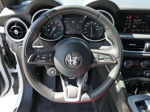 Used 2023 Alfa Romeo Stelvio Veloce AWD/4WD image 15