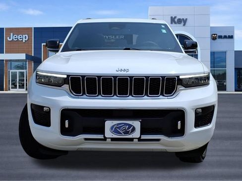 Used 2022 Jeep Grand Cherokee Overland AWD/4WD image 8