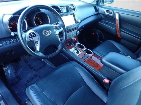Used 2012 Toyota Highlander Limited w/ Tow Pkg image 11