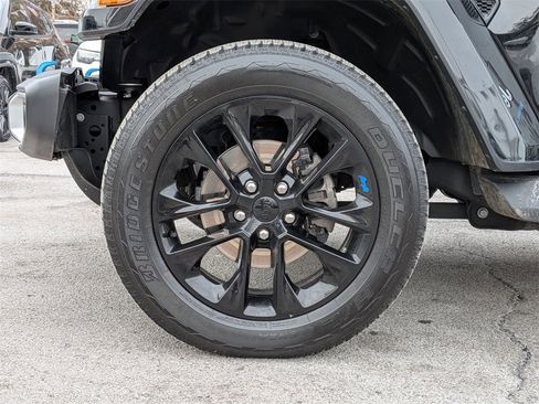 Used 2023 Jeep Wrangler Unlimited Sahara w/ Cold Weather Group image 28