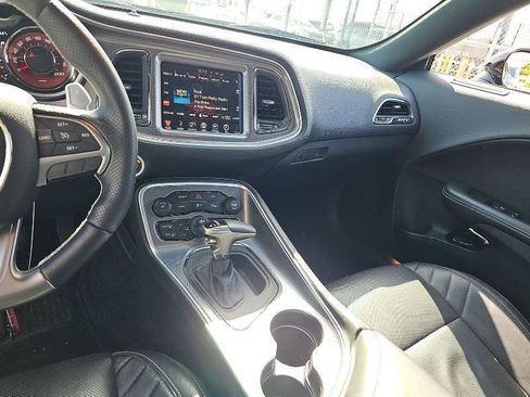 Used 2015 Dodge Challenger SRT Hellcat RWD image 9