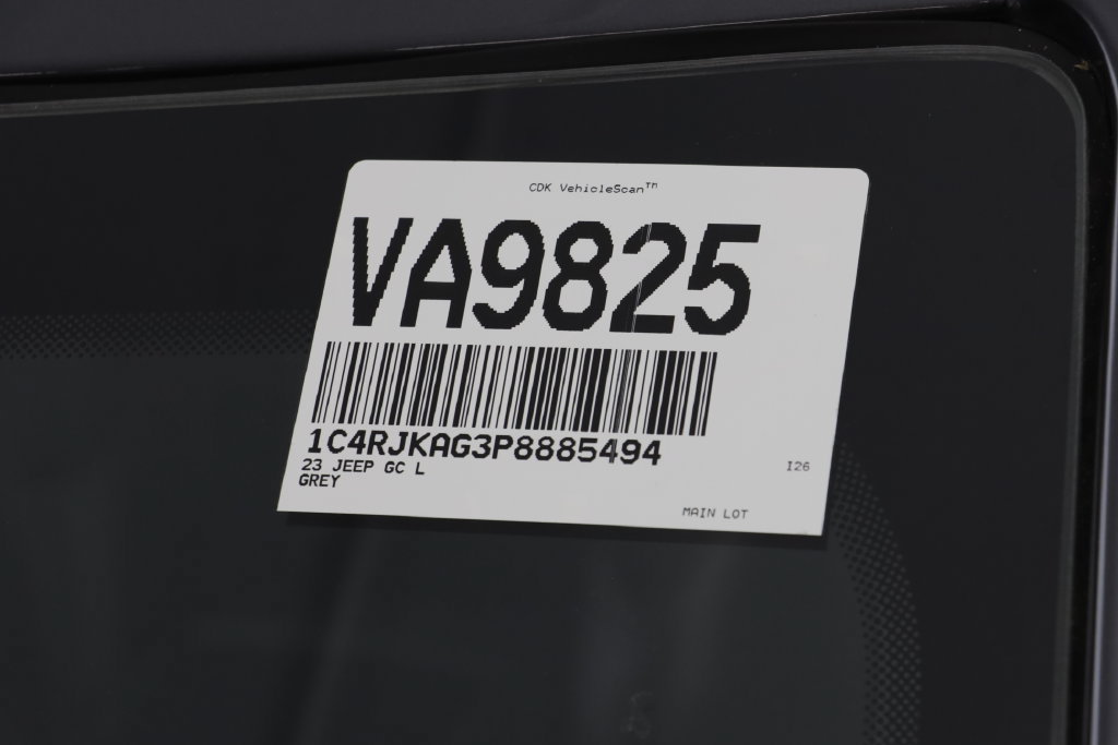 Used 2023 Jeep Grand Cherokee L Altitude AWD/4WD image 26