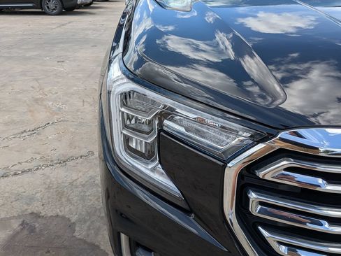 Used 2024 GMC Terrain SLT FWD image 10