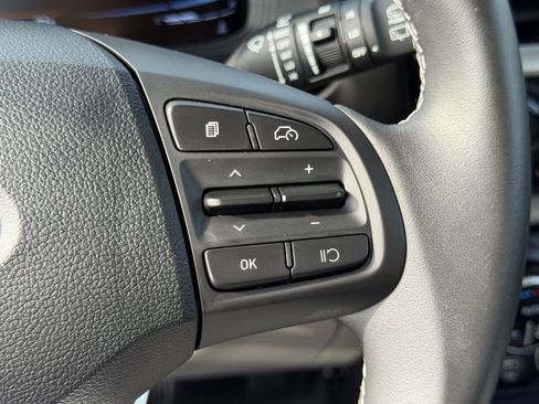 Used 2025 Hyundai Venue SEL FWD image 22