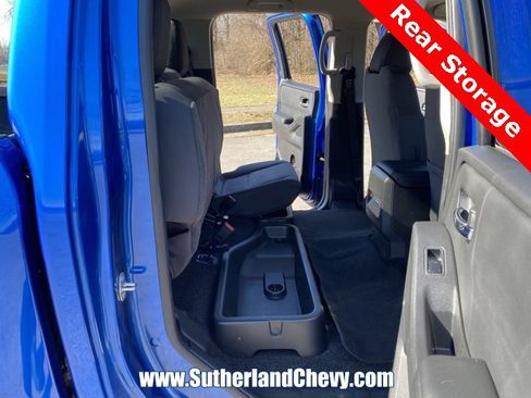 Used 2024 Nissan Frontier SV image 34