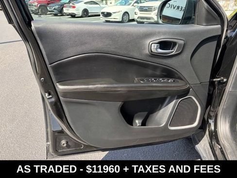 Used 2020 Jeep Compass Latitude FWD image 12