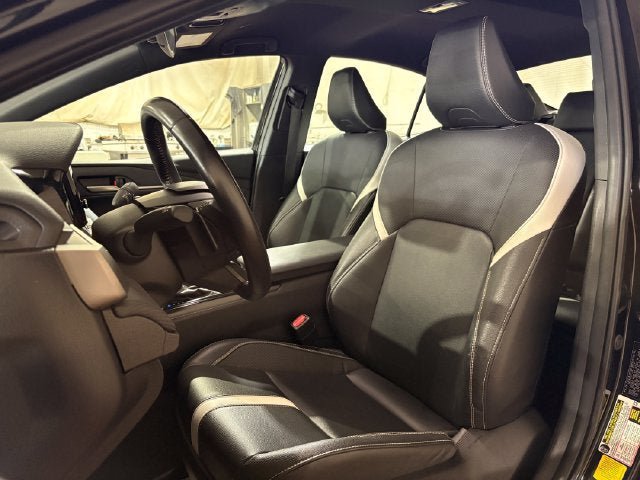 Used 2025 Toyota Camry SE FWD image 9
