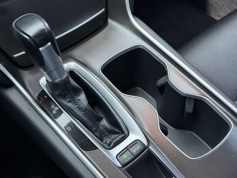 Used 2018 Honda Accord Sport image 12