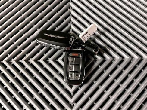 Used 2022 Chrysler Pacifica Pinnacle FWD image 11