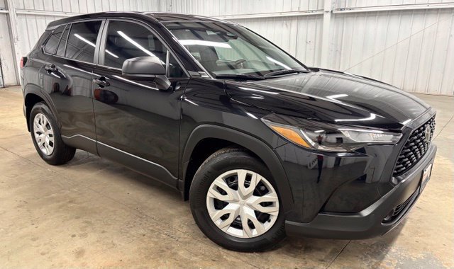 Certified 2025 Toyota Corolla Cross L FWD image 1