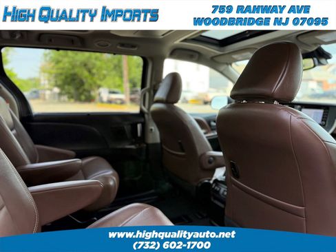 Used 2020 Toyota Sienna Limited Premium AWD/4WD image 46
