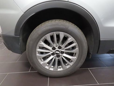 Certified 2025 Cadillac XT4 Premium Luxury image 17