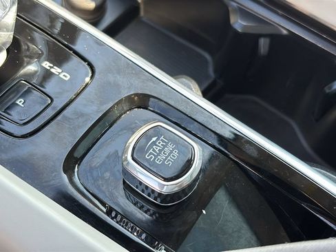 Certified 2025 Volvo XC60 B5 Ultra AWD/4WD image 15