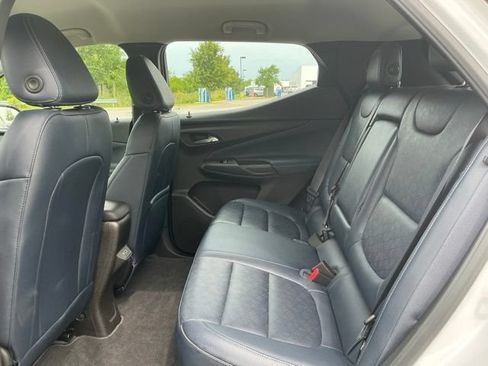 Used 2022 Chevrolet Bolt EUV LT w/ Convenience Package FWD image 33