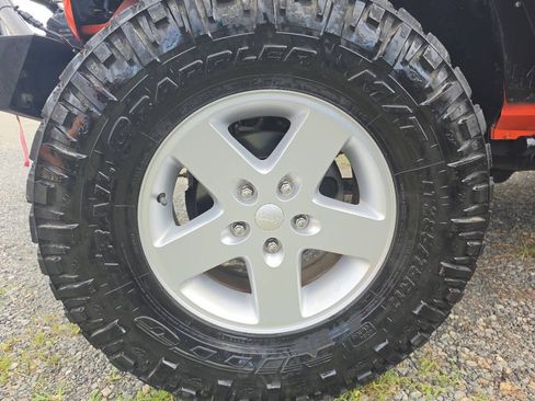 Used 2015 Jeep Wrangler Sport w/ Quick Order Package 23S AWD/4WD image 59