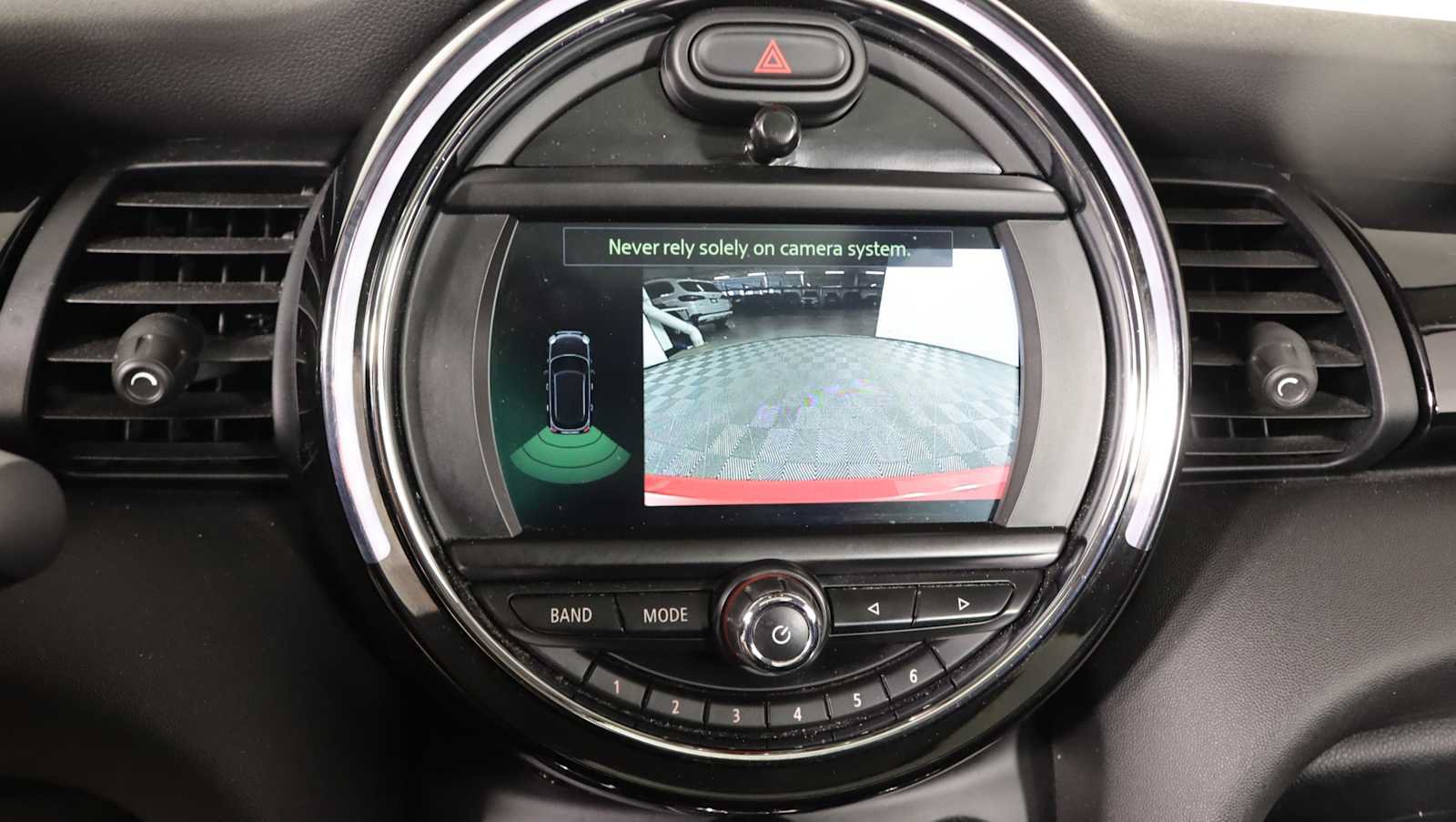 Used 2019 MINI Cooper 4-Door Hardtop FWD image 22