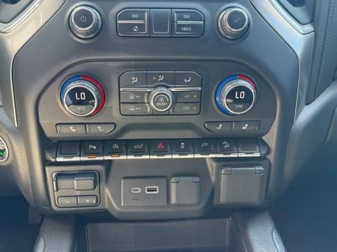 Used 2020 Chevrolet Silverado 1500 RST AWD/4WD image 38