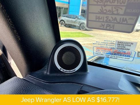 Used 2013 Jeep Wrangler Unlimited Rubicon AWD/4WD image 10