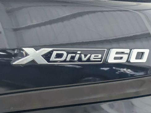 Used 2025 BMW i7 xDrive60 AWD/4WD image 27