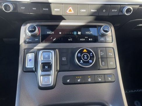 Used 2024 Hyundai Palisade Calligraphy image 39