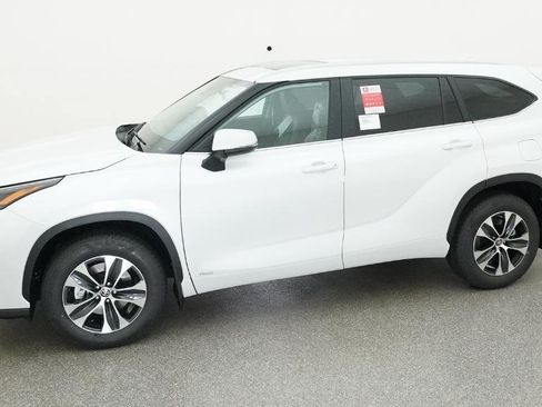 New 2026 Toyota Highlander XLE AWD/4WD image 6