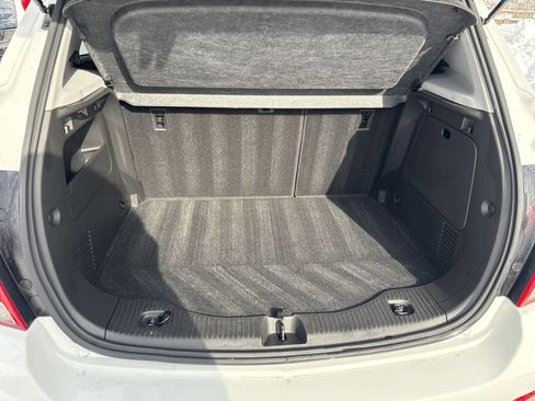 Used 2022 Chevrolet Trax LT w/ LT Convenience Package image 5