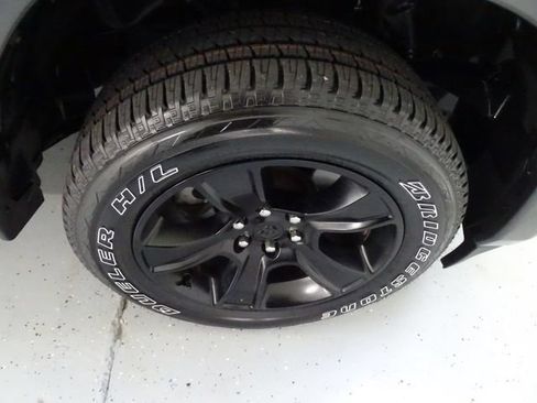 Used 2024 RAM 1500 Big Horn AWD/4WD image 32