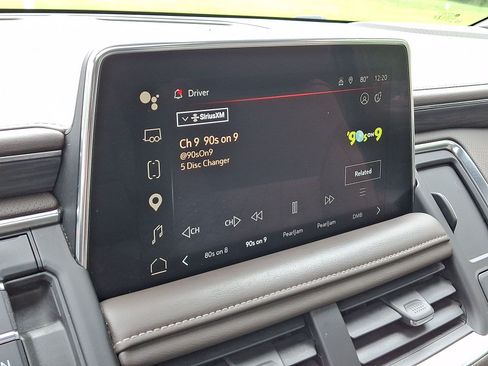 Used 2022 GMC Yukon XL SLT w/ SLT Premium Package AWD/4WD image 14