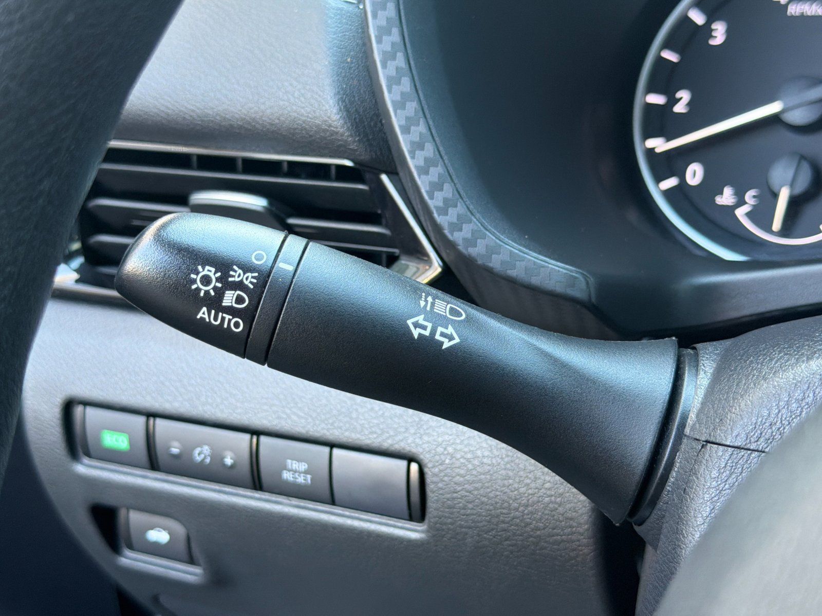 Used 2024 Nissan Sentra SV w/ Lighting Package FWD image 28