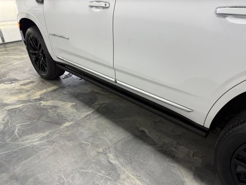 Used 2024 GMC Yukon Denali w/ Denali Reserve Package AWD/4WD image 40