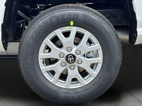 New 2026 Toyota Tacoma SR5 RWD image 32