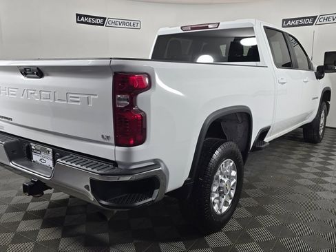 Used 2024 Chevrolet Silverado 2500 LT w/ Convenience Package image 6