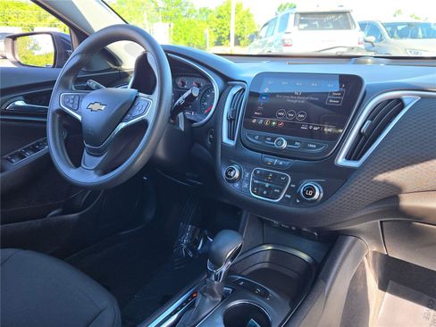 Used 2023 Chevrolet Malibu LT w/ Driver Confidence Package FWD image 8