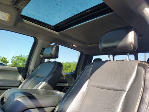 Used 2017 Ford F250 Lariat w/ Lariat Ultimate Package AWD/4WD image 21