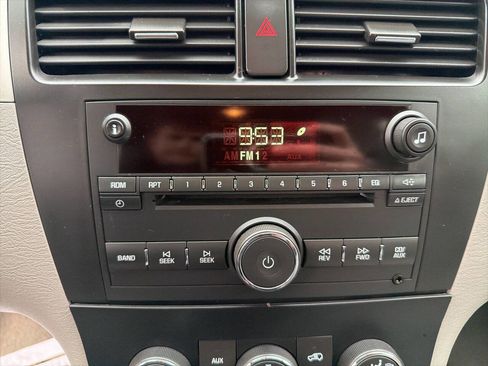 Used 2008 Suzuki XL7 AWD w/ 3rd Row image 27