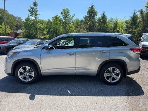 Used 2017 Toyota Highlander Limited AWD/4WD image 2